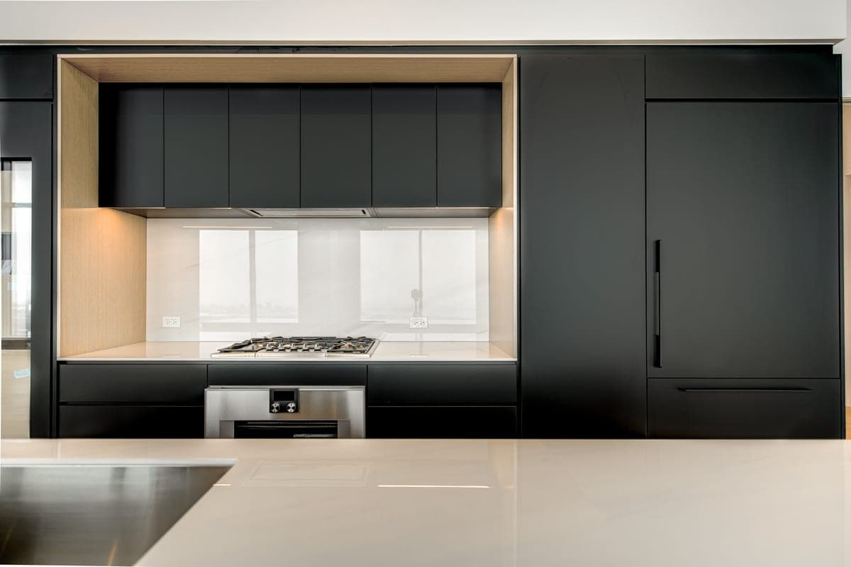 Cuisine de luxe penthouse Montréal vendu par Alexia Soudin courtier immobilier