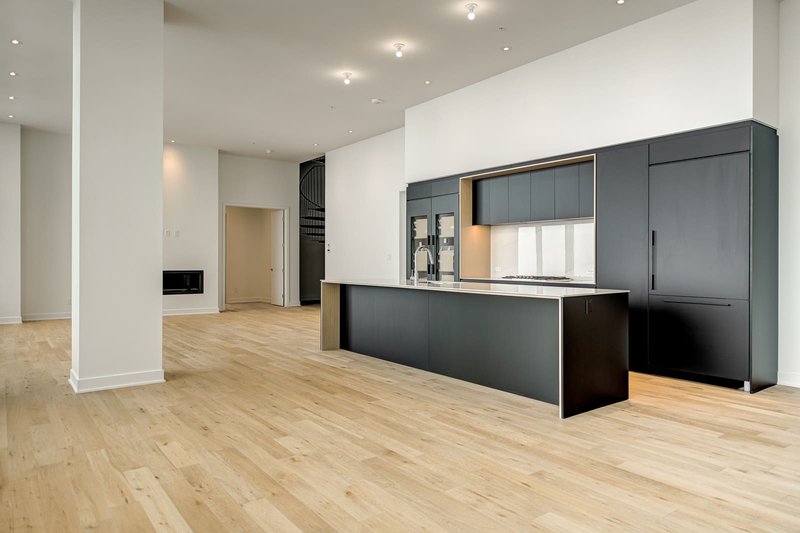 High-end kitchen in a prestige Montreal property, luxury finishes